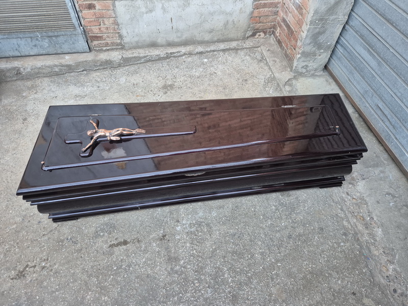 ataud arca brillante madera negro 44x186x44(65) 1u